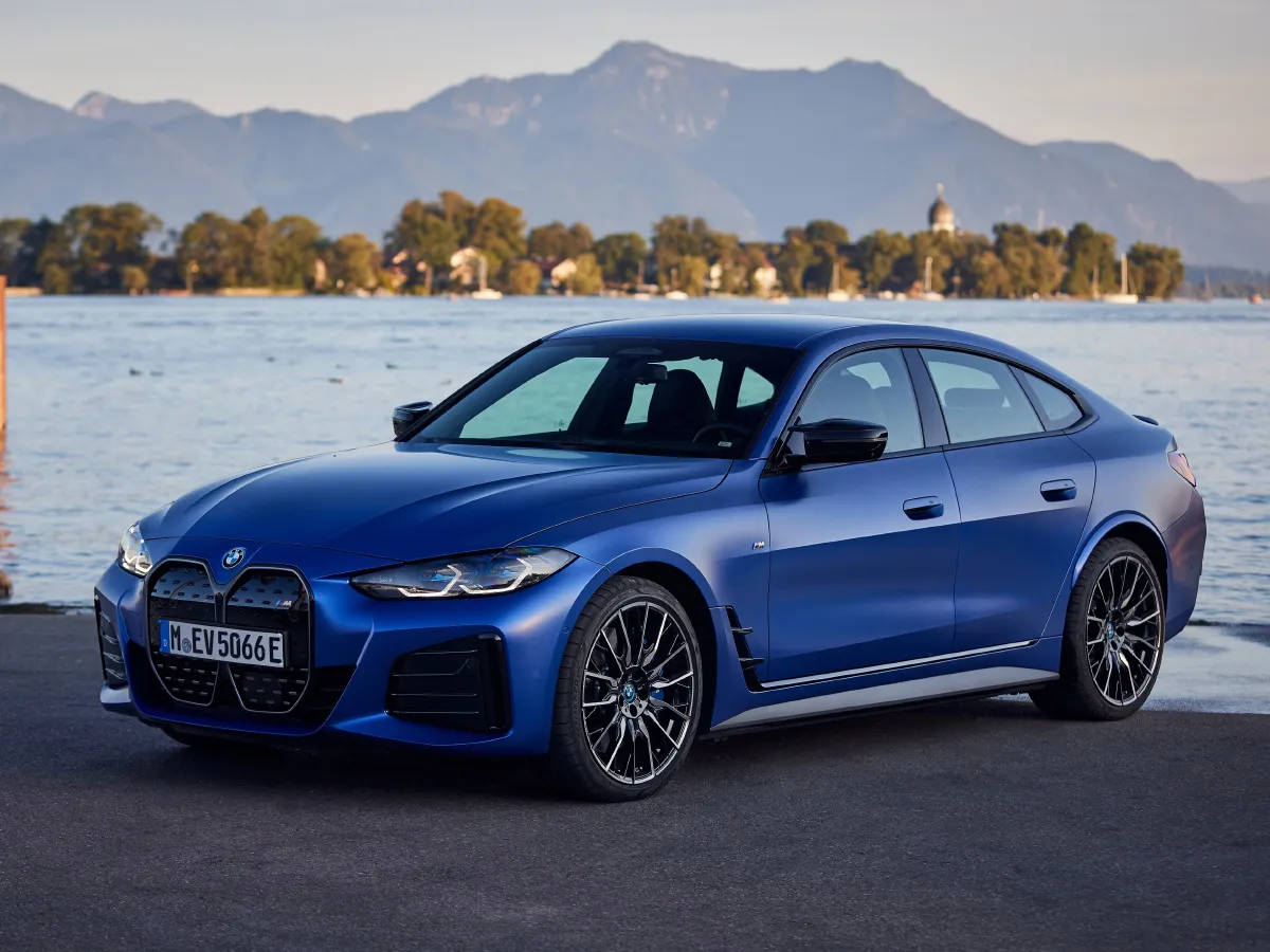 BMW i4,autocango,china used car exporter,china ev exporter,chinese used car exporter,chinese used ev exporter