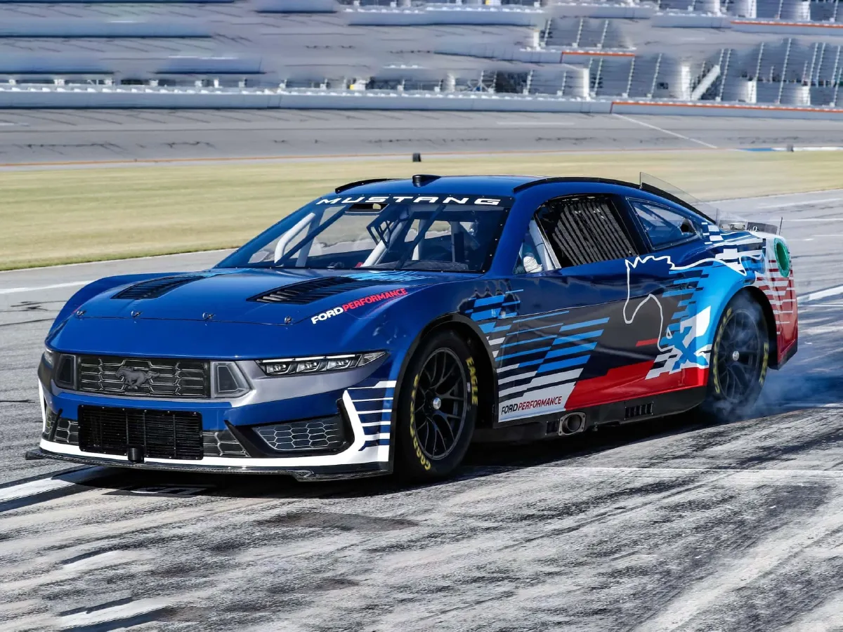 Ford Mustang,autocango,china used car exporter,china ev exporter,chinese used car exporter,chinese used ev exporter