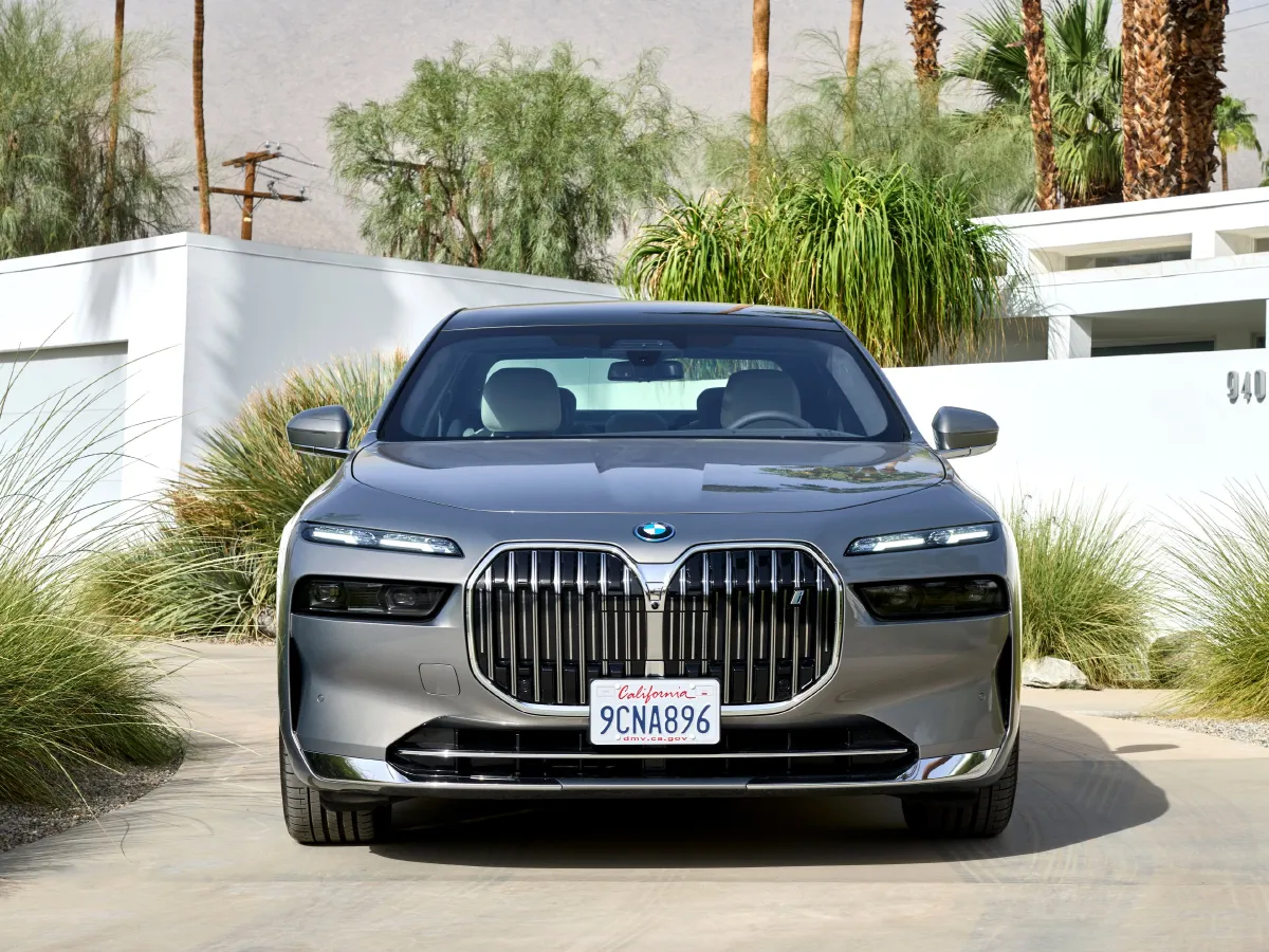 BMW i7,autocango,china used car exporter,china ev exporter,chinese used car exporter,chinese used ev exporter