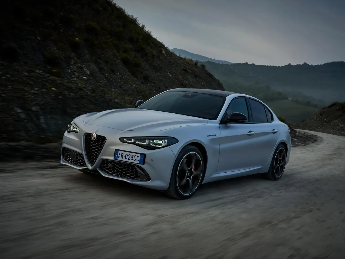 Alfa Romeo Giulia,autocango,china used car exporter,china ev exporter,chinese used car exporter,chinese used ev exporter