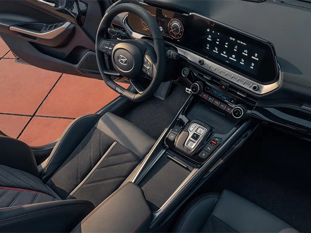 Hyundai La Festa,autocango,china used car exporter,china ev exporter,chinese used car exporter,chinese used ev exporter