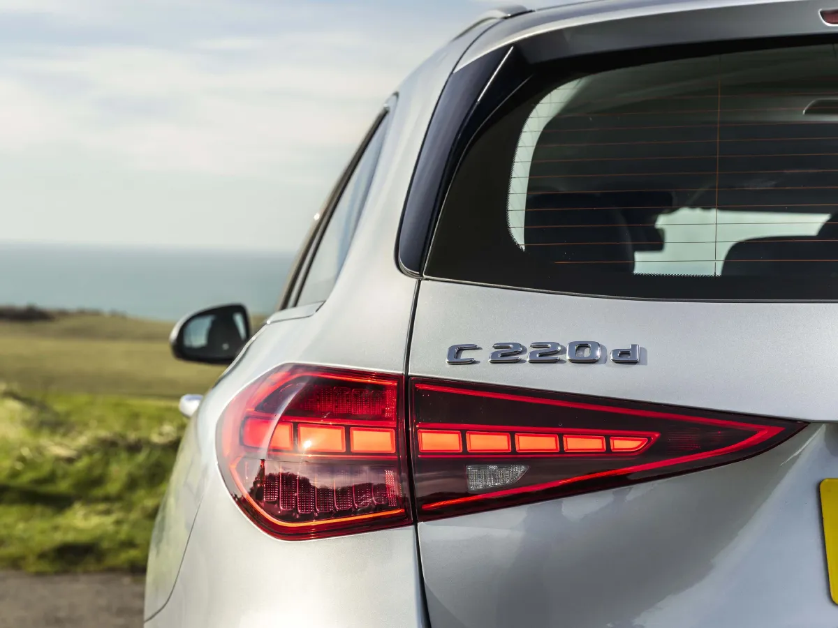 Mercedes-Benz C Class,autocango,china used car exporter,china ev exporter,chinese used car exporter,chinese used ev exporter