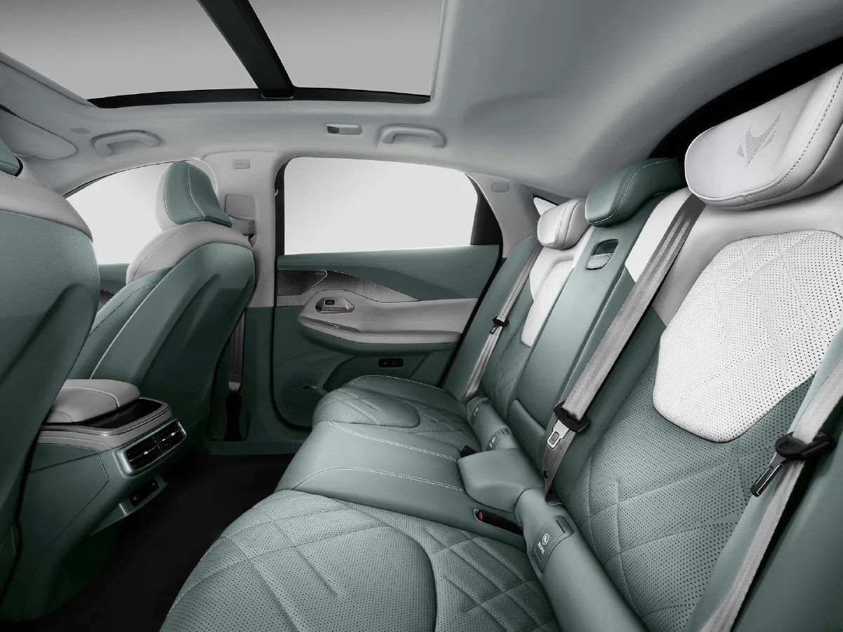 ARCFOX αS,autocango,china used car exporter,china ev exporter,chinese used car exporter,chinese used ev exporter