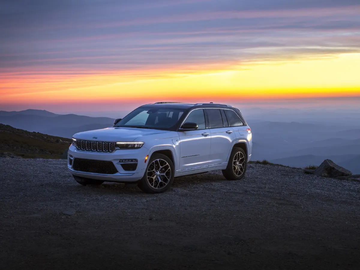 Jeep Grand Cherokee 4XE,autocango,china used car exporter,china ev exporter,chinese used car exporter,chinese used ev exporter