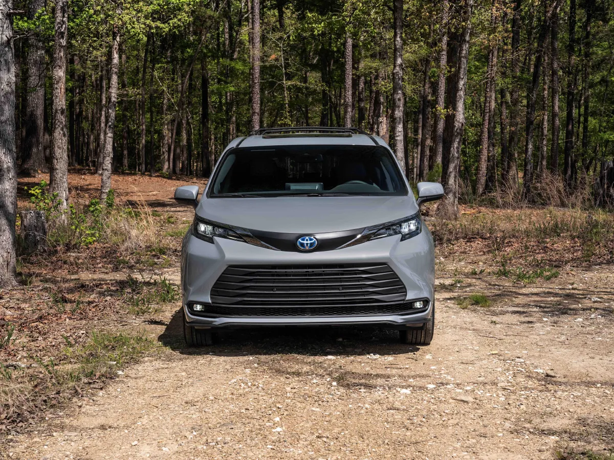 Toyota Sienna,autocango,china used car exporter,china ev exporter,chinese used car exporter,chinese used ev exporter