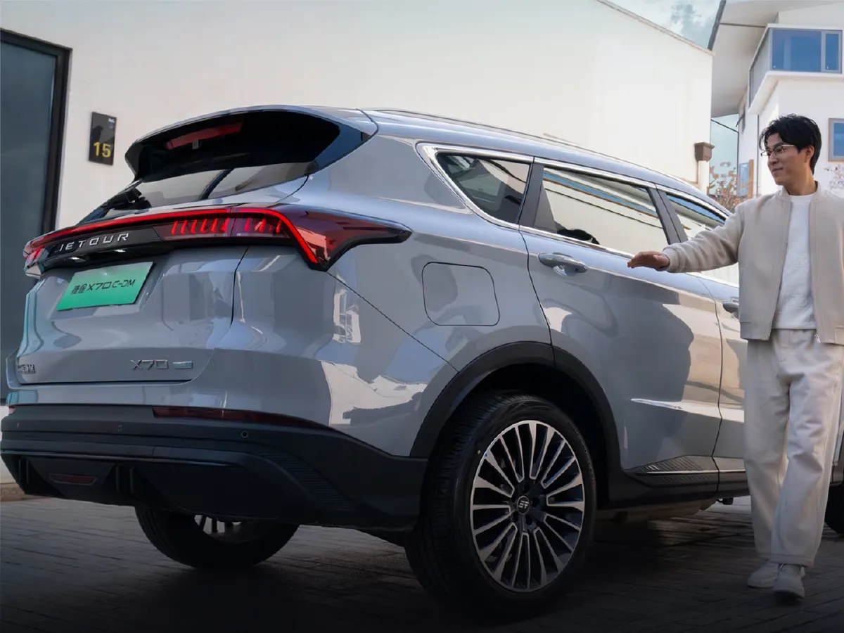 Jetour X70 C-DM,autocango,china used car exporter,china ev exporter,chinese used car exporter,chinese used ev exporter