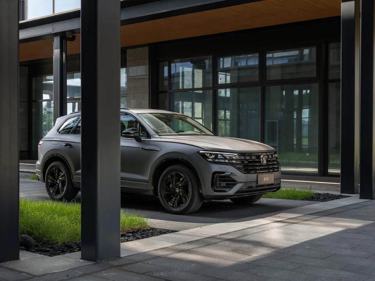 Volkswagen Touareg,autocango,china used car exporter,china ev exporter,chinese used car exporter,chinese used ev exporter