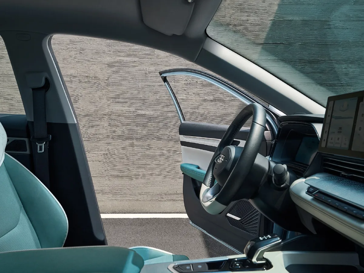 Geely Emgrand L HiP,autocango,china used car exporter,china ev exporter,chinese used car exporter,chinese used ev exporter