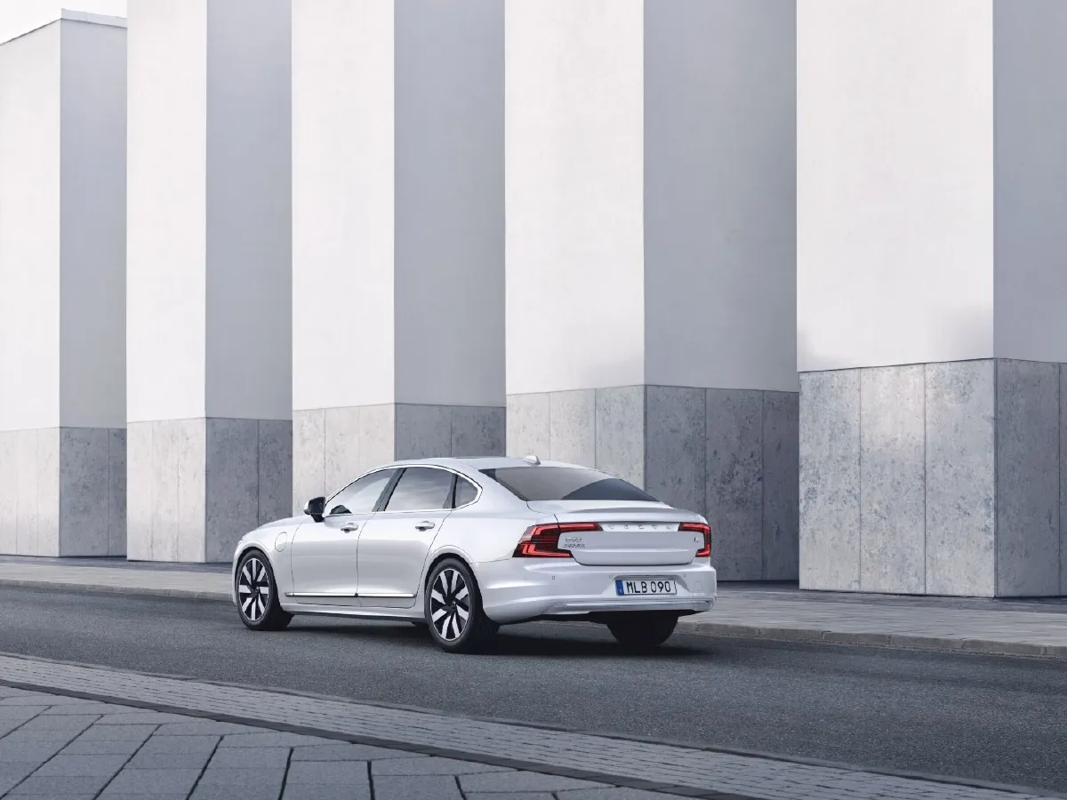 2023 Volvo S90 PHEV 2.0T 310HP L4 8AT PHEV 18.831KWH,autocango,china used car exporter,china ev exporter,chinese used car exporter,chinese used ev exporter