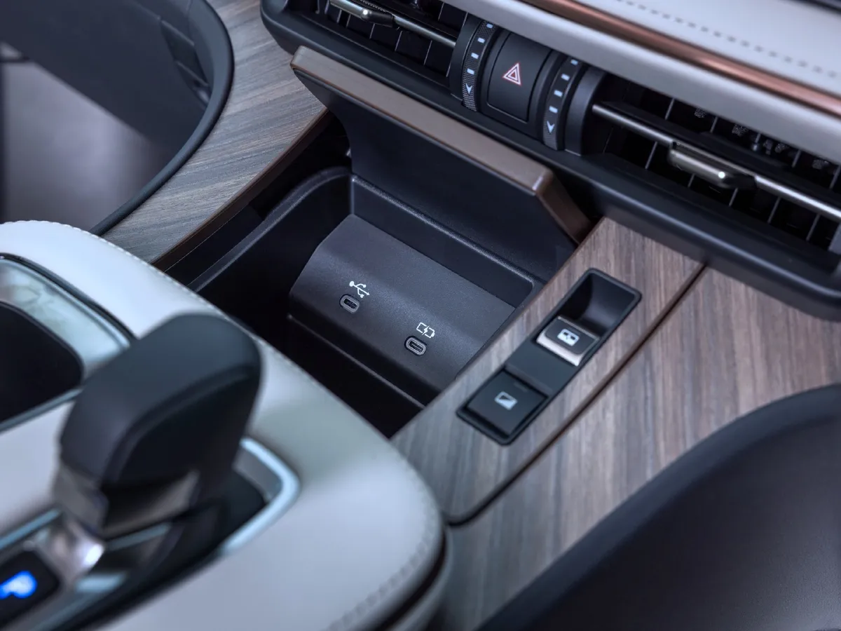 Lexus LM,autocango,china used car exporter,china ev exporter,chinese used car exporter,chinese used ev exporter