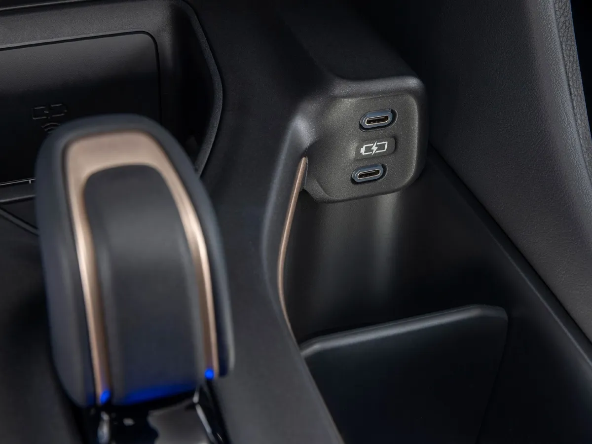 Toyota Crown,autocango,china used car exporter,china ev exporter,chinese used car exporter,chinese used ev exporter