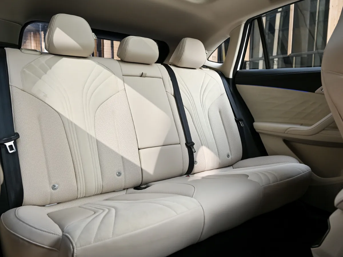 2024 Roewe D5X DMH 1.5T 150HP L4 2DHT PHEV 21.4KWH,autocango,china used car exporter,china ev exporter,chinese used car exporter,chinese used ev exporter