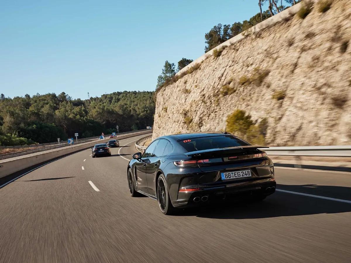 Porsche Panamera,autocango,china used car exporter,china ev exporter,chinese used car exporter,chinese used ev exporter