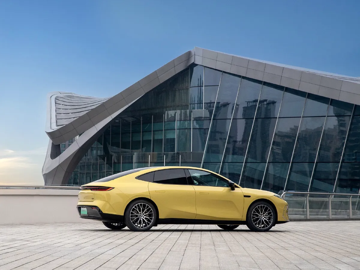 Geely Galaxy E8,autocango,china used car exporter,china ev exporter,chinese used car exporter,chinese used ev exporter