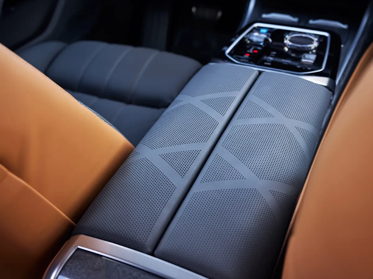 BMW i7,autocango,china used car exporter,china ev exporter,chinese used car exporter,chinese used ev exporter