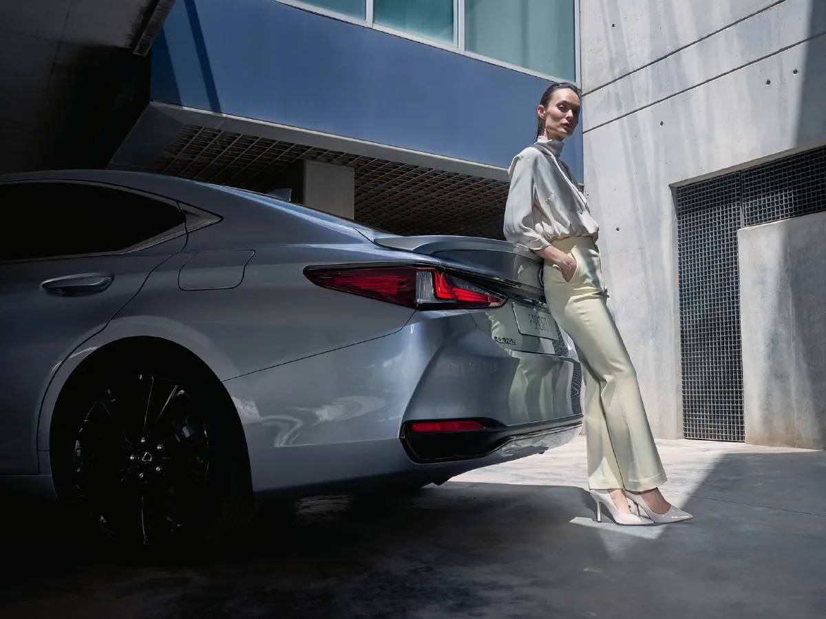 Lexus ES,autocango,china used car exporter,china ev exporter,chinese used car exporter,chinese used ev exporter