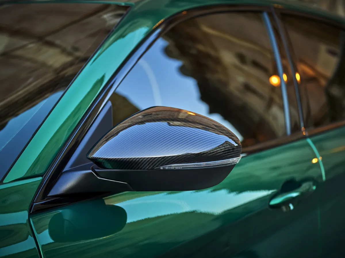 Alfa Romeo Stelvio,autocango,china used car exporter,china ev exporter,chinese used car exporter,chinese used ev exporter