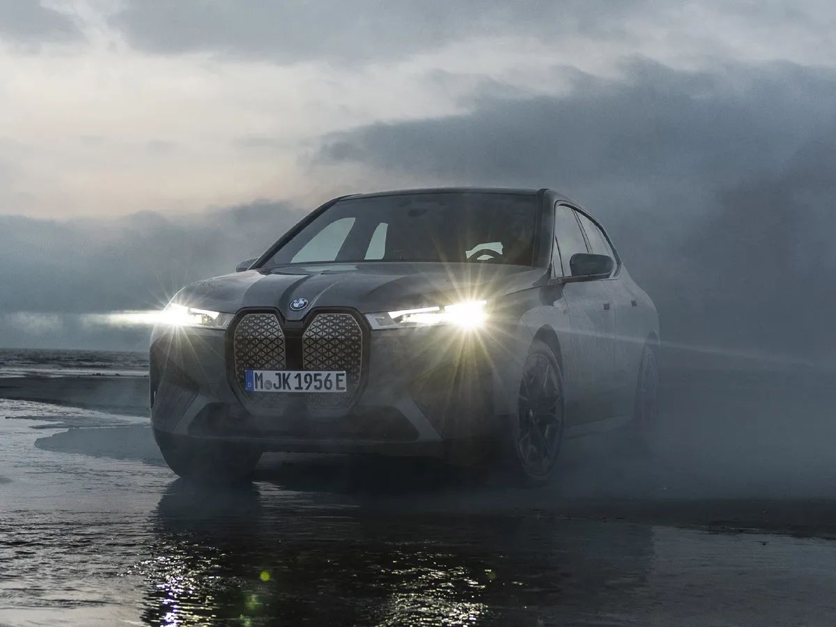 BMW iX,autocango,china used car exporter,china ev exporter,chinese used car exporter,chinese used ev exporter