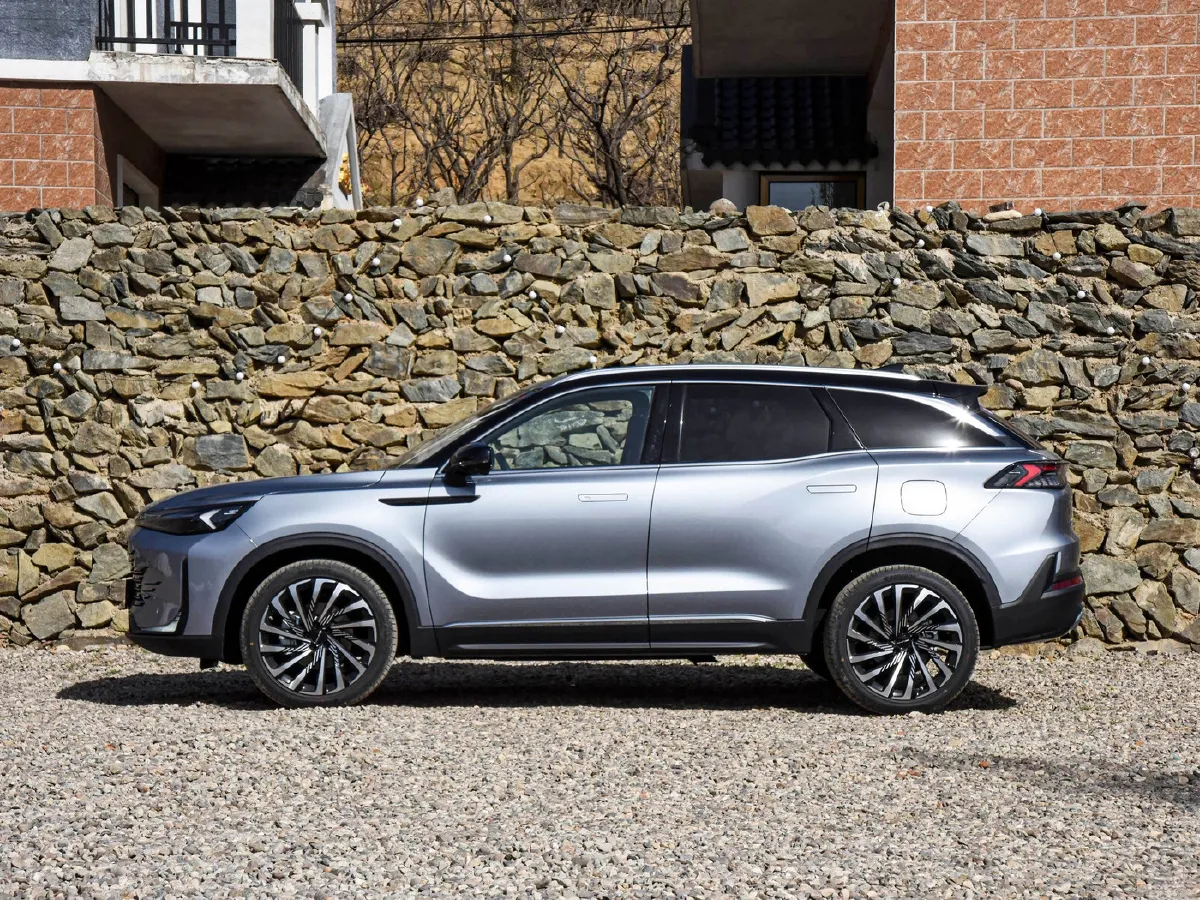 BeiJing Auto X7,autocango,china used car exporter,china ev exporter,chinese used car exporter,chinese used ev exporter