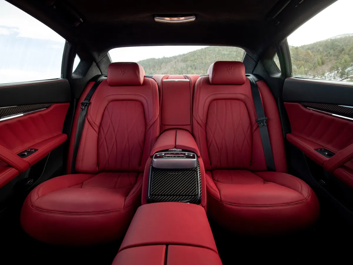 Maserati Quattroporte,autocango,china used car exporter,china ev exporter,chinese used car exporter,chinese used ev exporter