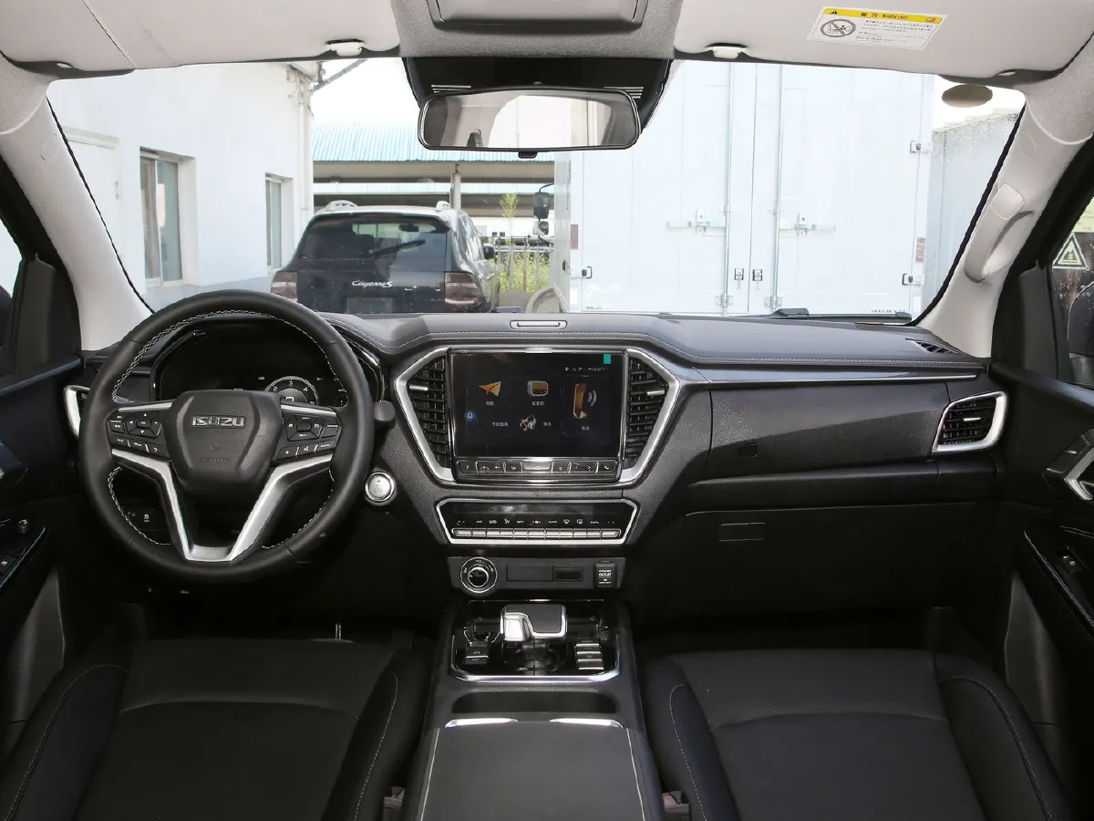 Isuzu LingTuo,autocango,china used car exporter,china ev exporter,chinese used car exporter,chinese used ev exporter