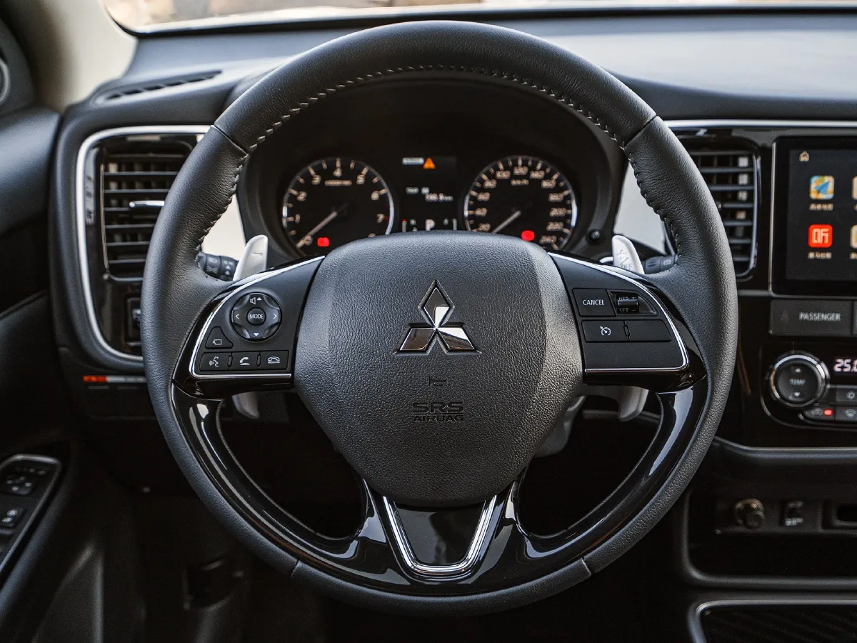 Mitsubishi Outlander,autocango,china used car exporter,china ev exporter,chinese used car exporter,chinese used ev exporter