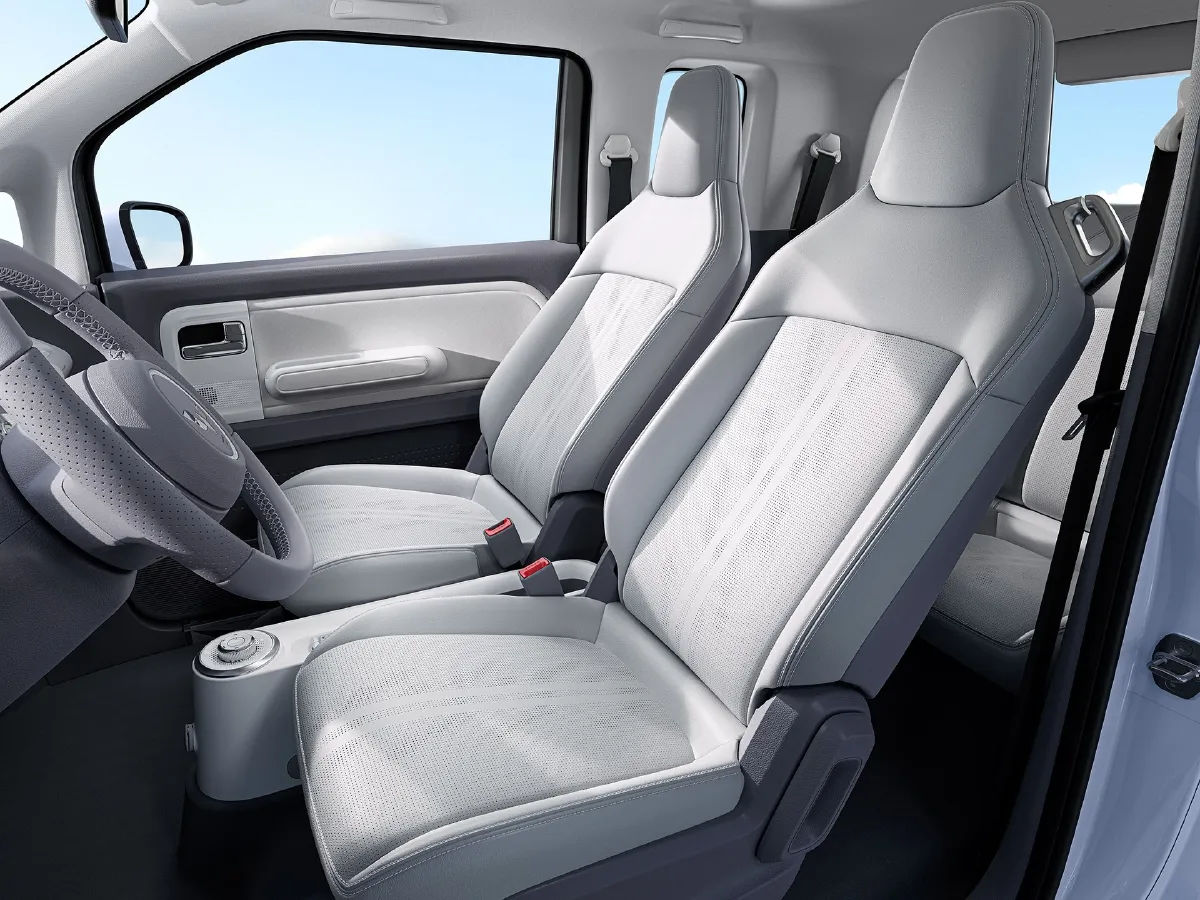 WuLing Air ev,autocango,china used car exporter,china ev exporter,chinese used car exporter,chinese used ev exporter