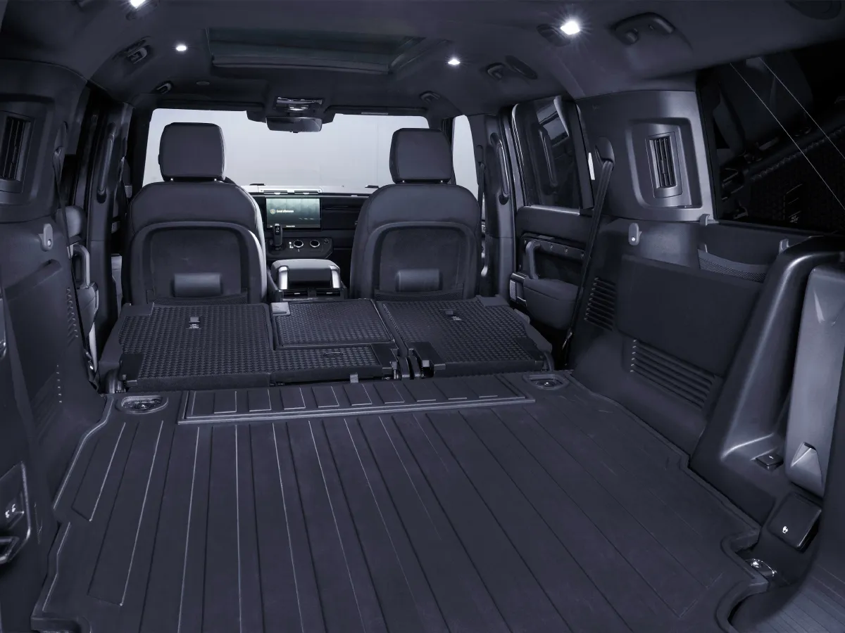 Land Rover Defender,autocango,china used car exporter,china ev exporter,chinese used car exporter,chinese used ev exporter