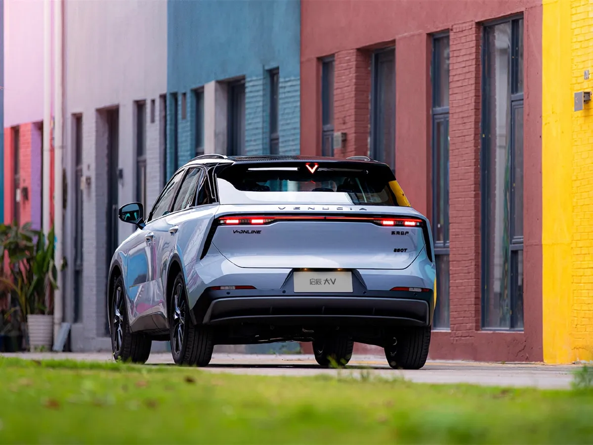 Venucia Grand V,autocango,china used car exporter,china ev exporter,chinese used car exporter,chinese used ev exporter