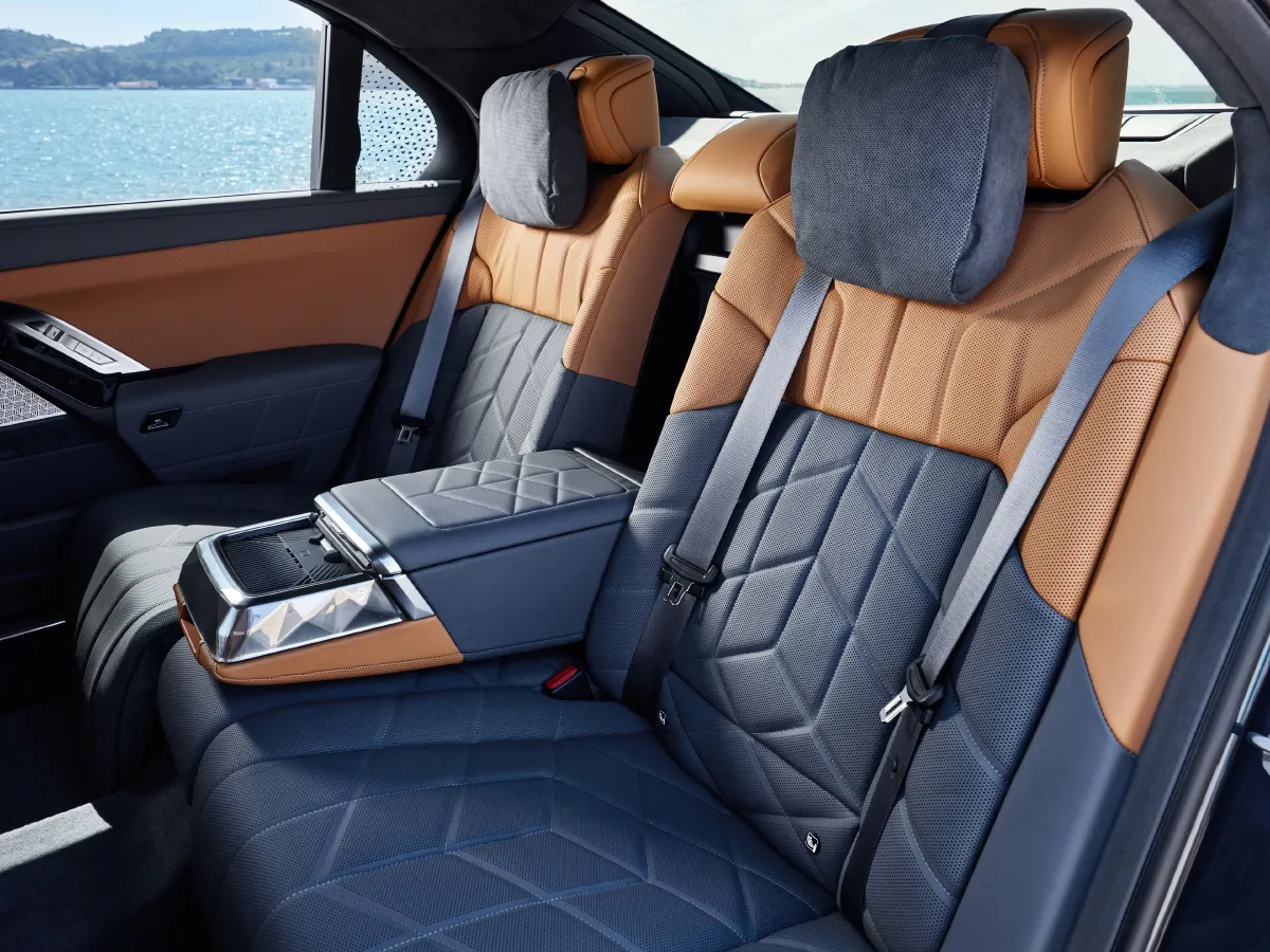 BMW i7,autocango,china used car exporter,china ev exporter,chinese used car exporter,chinese used ev exporter