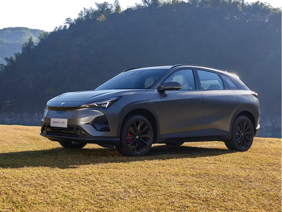 ARCFOX αT5,autocango,china used car exporter,china ev exporter,chinese used car exporter,chinese used ev exporter