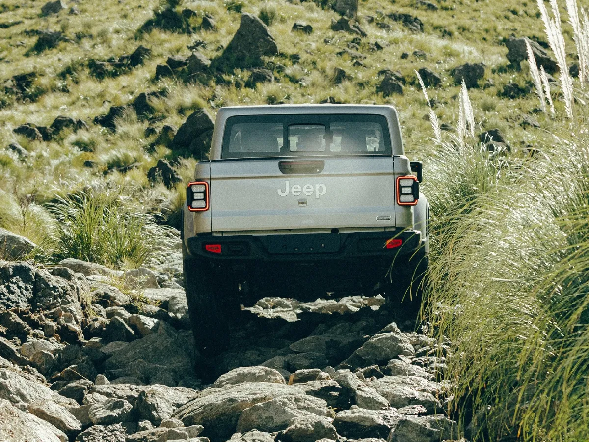 Jeep Gladiator,autocango,china used car exporter,china ev exporter,chinese used car exporter,chinese used ev exporter Jeep Gladiator,autocango,china used car exporter,china ev exporter,chinese used car exporter,chinese used ev exporter