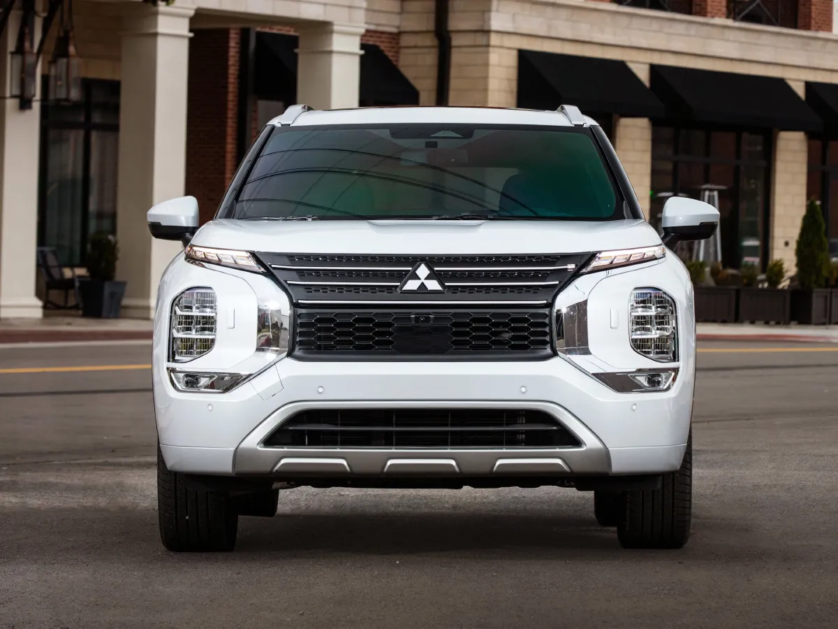 Mitsubishi Outlander,autocango,china used car exporter,china ev exporter,chinese used car exporter,chinese used ev exporter