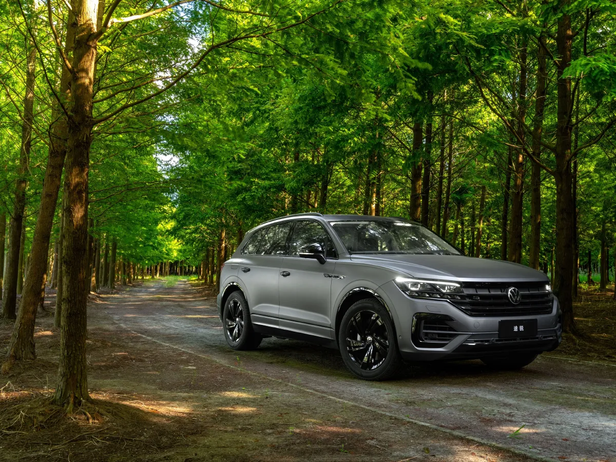 Volkswagen Touareg,autocango,china used car exporter,china ev exporter,chinese used car exporter,chinese used ev exporter