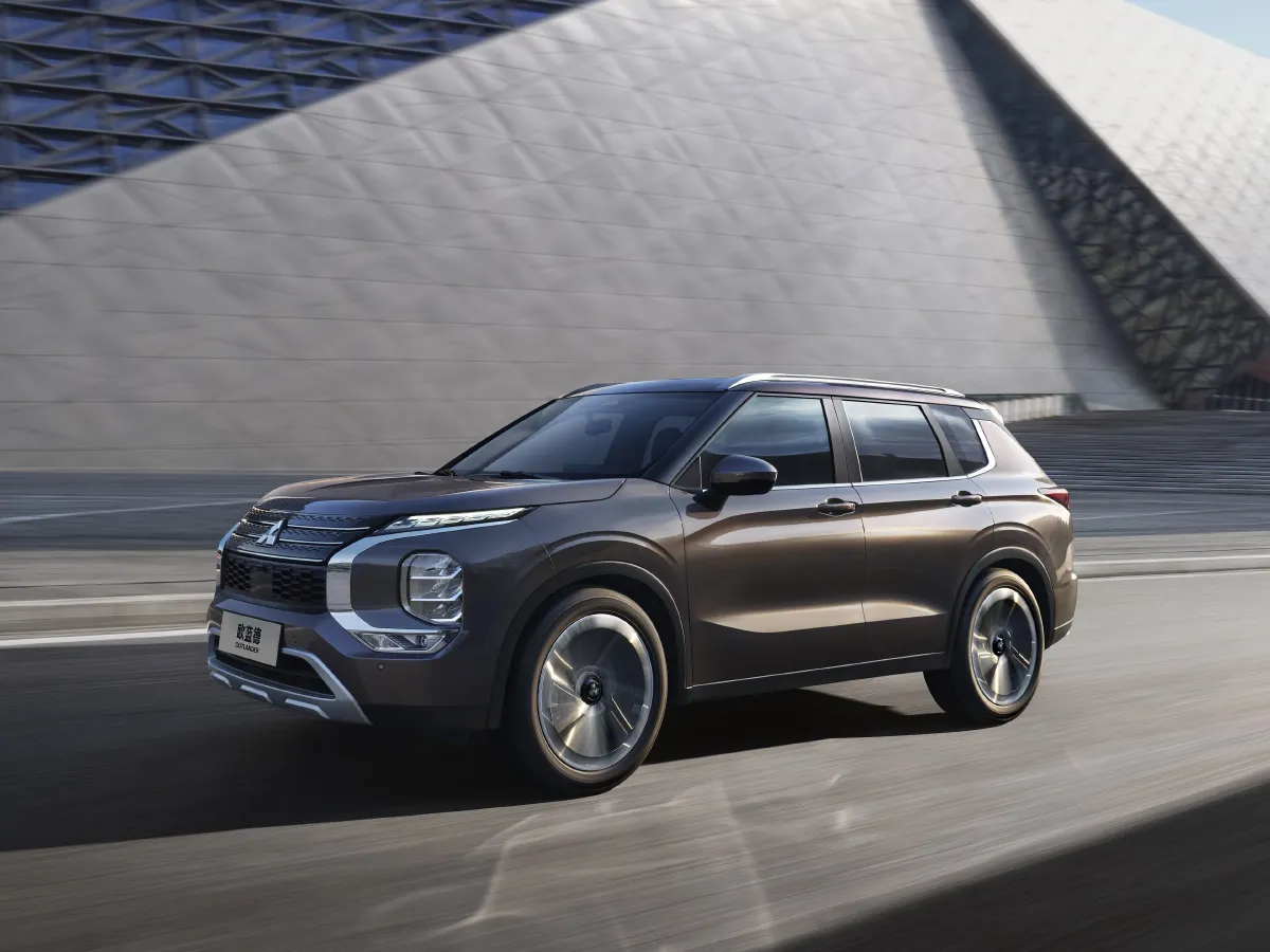 Mitsubishi Outlander,autocango,china used car exporter,china ev exporter,chinese used car exporter,chinese used ev exporter