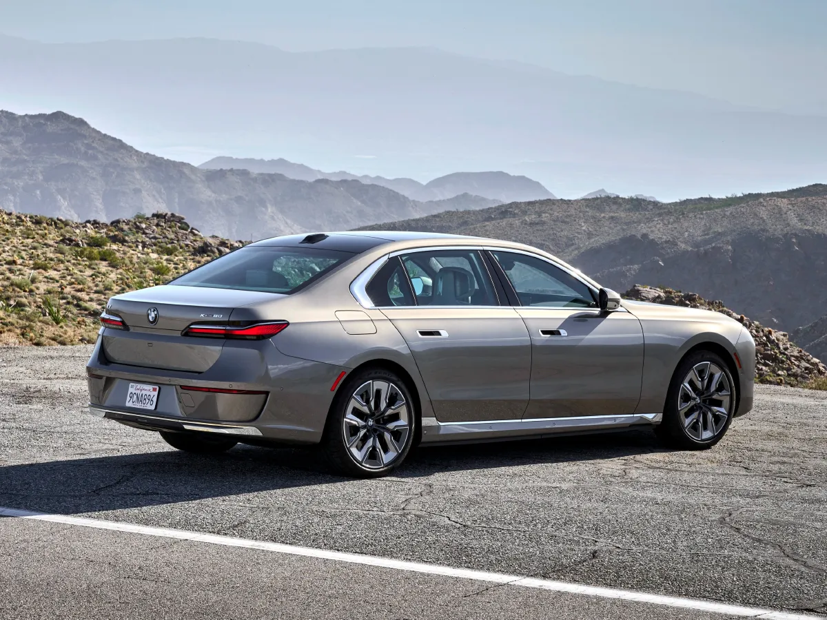 BMW i7,autocango,china used car exporter,china ev exporter,chinese used car exporter,chinese used ev exporter