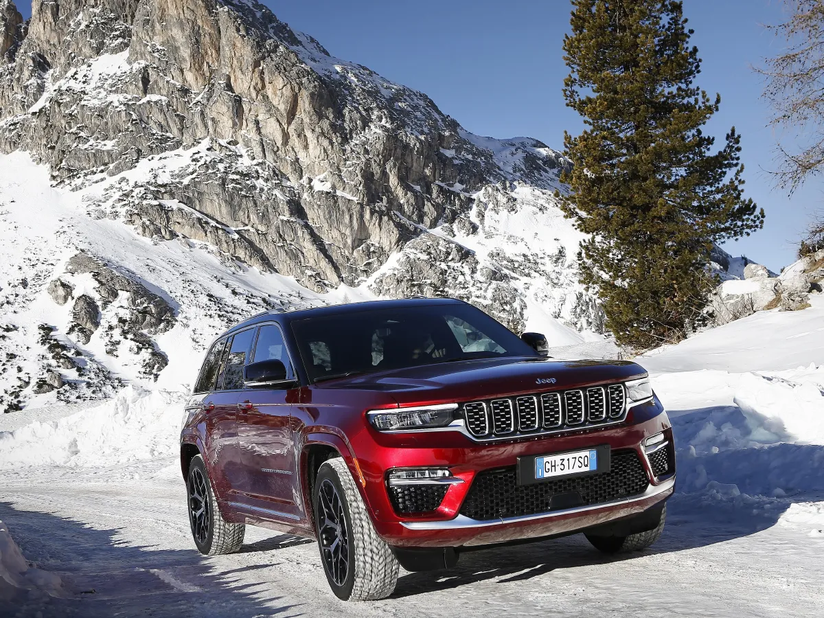 Jeep Grand Cherokee 4XE,autocango,china used car exporter,china ev exporter,chinese used car exporter,chinese used ev exporter