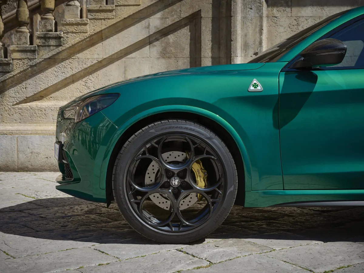 Alfa Romeo Stelvio,autocango,china used car exporter,china ev exporter,chinese used car exporter,chinese used ev exporter