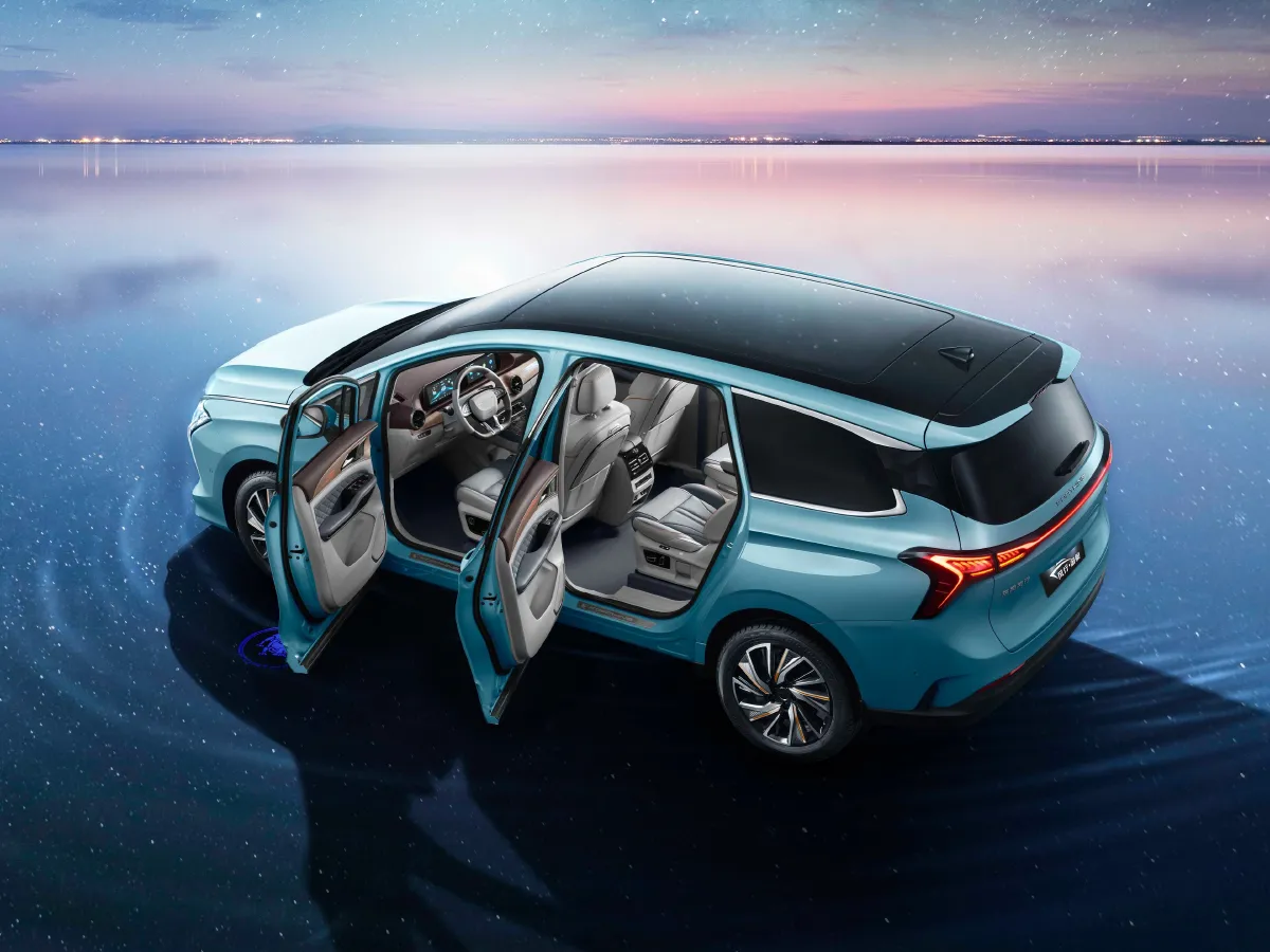 DongFeng Forthing Yacht,autocango,china used car exporter,china ev exporter,chinese used car exporter,chinese used ev exporter