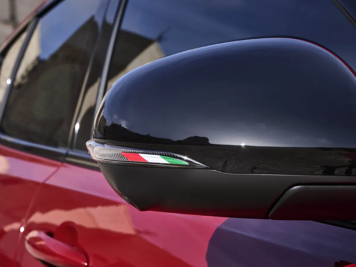 2024 Alfa Romeo Tonale 2.0T 268HP L4 9AT,autocango,china used car exporter,china ev exporter,chinese used car exporter,chinese used ev exporter