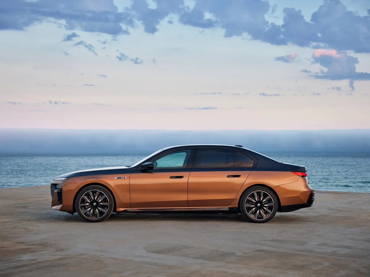 BMW i7,autocango,china used car exporter,china ev exporter,chinese used car exporter,chinese used ev exporter