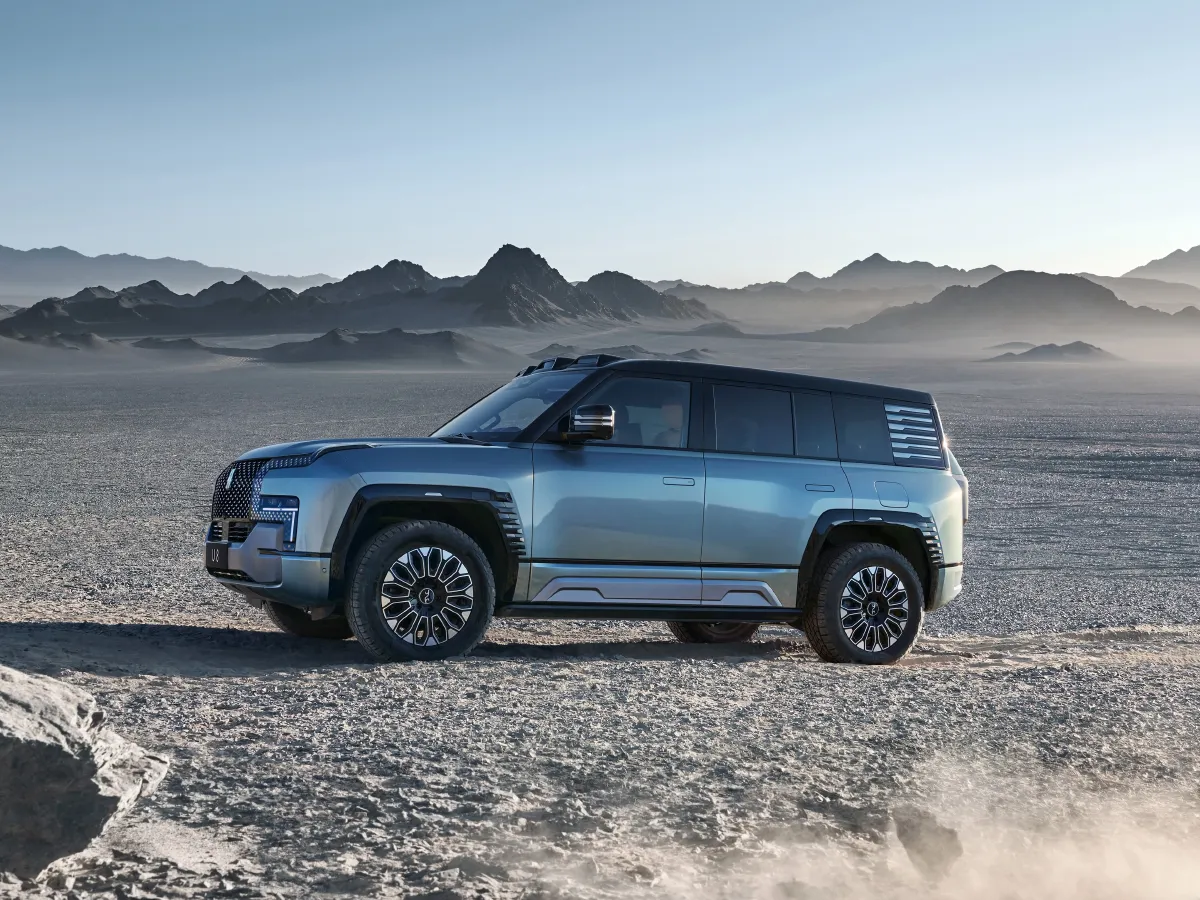 YangWang U8,autocango,china used car exporter,china ev exporter,chinese used car exporter,chinese used ev exporter