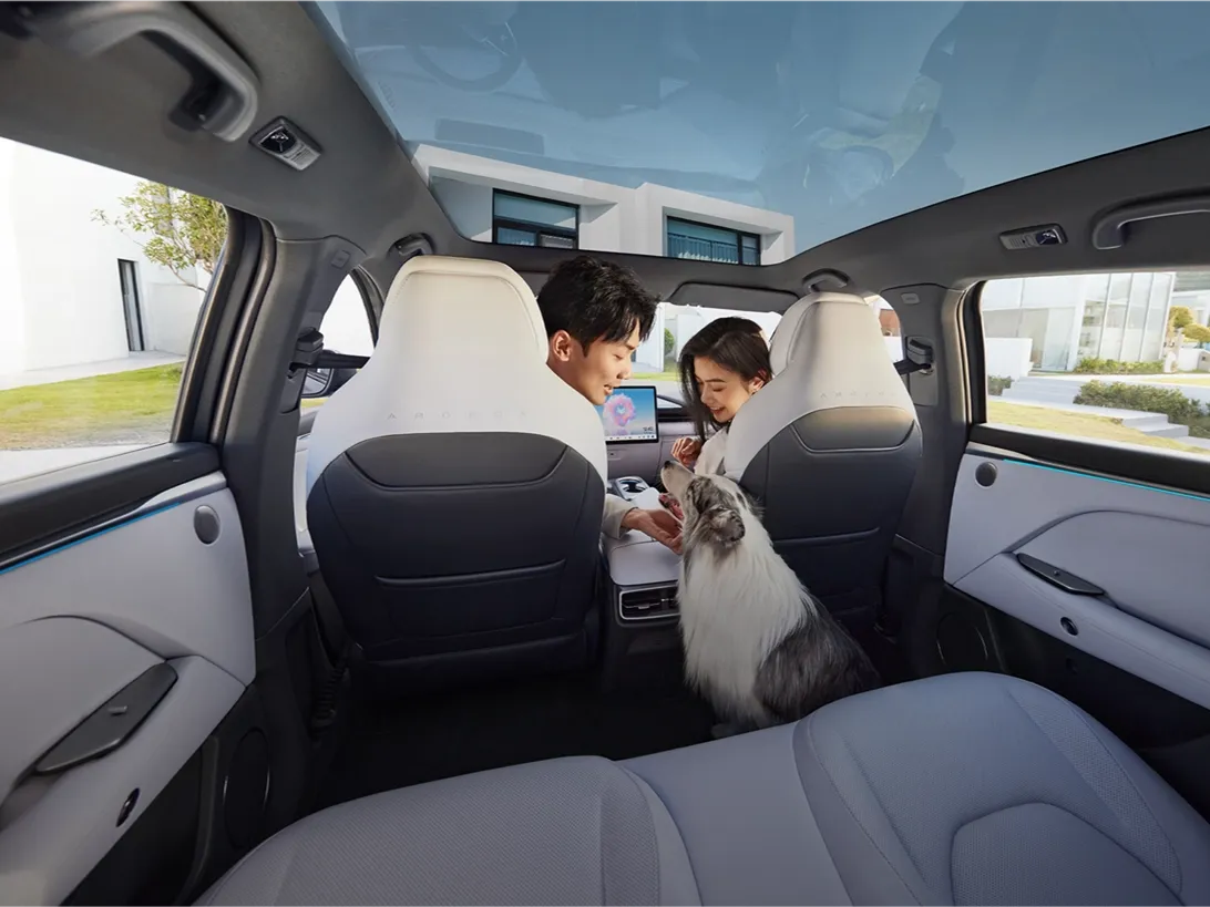 ARCFOX αT5,autocango,china used car exporter,china ev exporter,chinese used car exporter,chinese used ev exporter