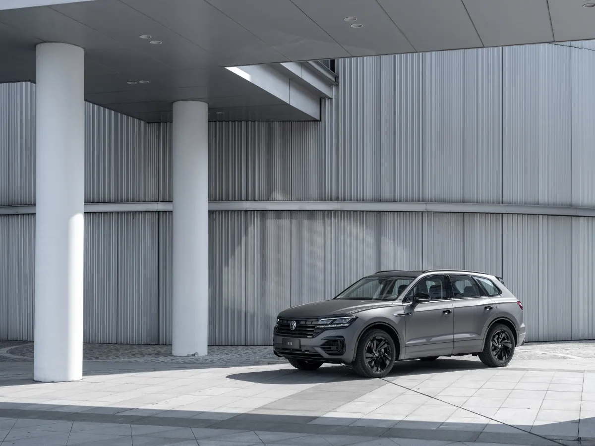 Volkswagen Touareg,autocango,china used car exporter,china ev exporter,chinese used car exporter,chinese used ev exporter