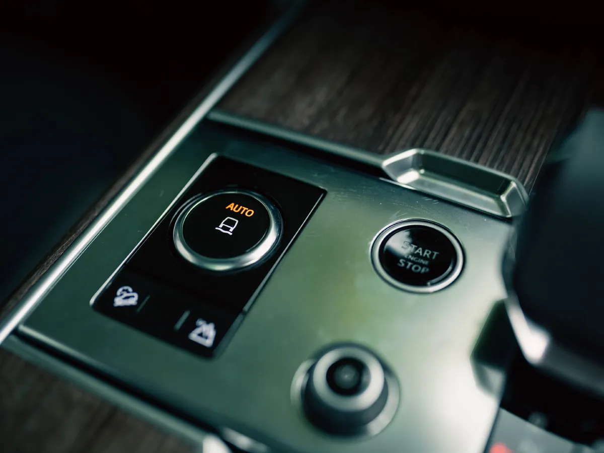 Land Rover Range Rover,autocango,china used car exporter,china ev exporter,chinese used car exporter,chinese used ev exporter