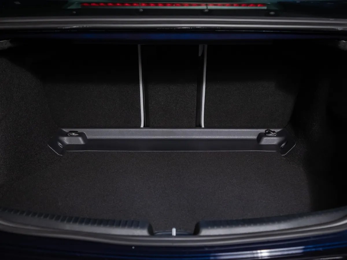 Mercedes-Benz C Class,autocango,china used car exporter,china ev exporter,chinese used car exporter,chinese used ev exporter