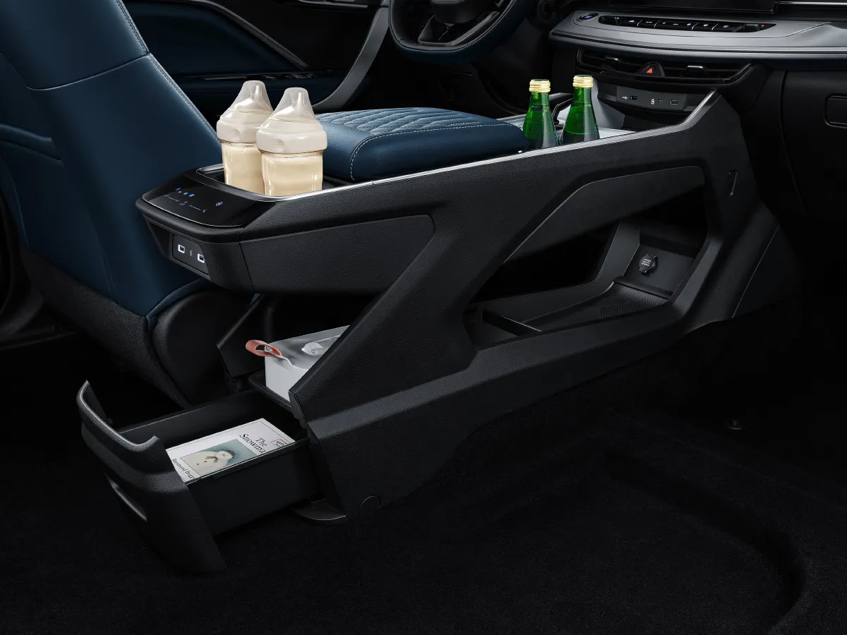 Geely JiaJi,autocango,china used car exporter,china ev exporter,chinese used car exporter,chinese used ev exporter