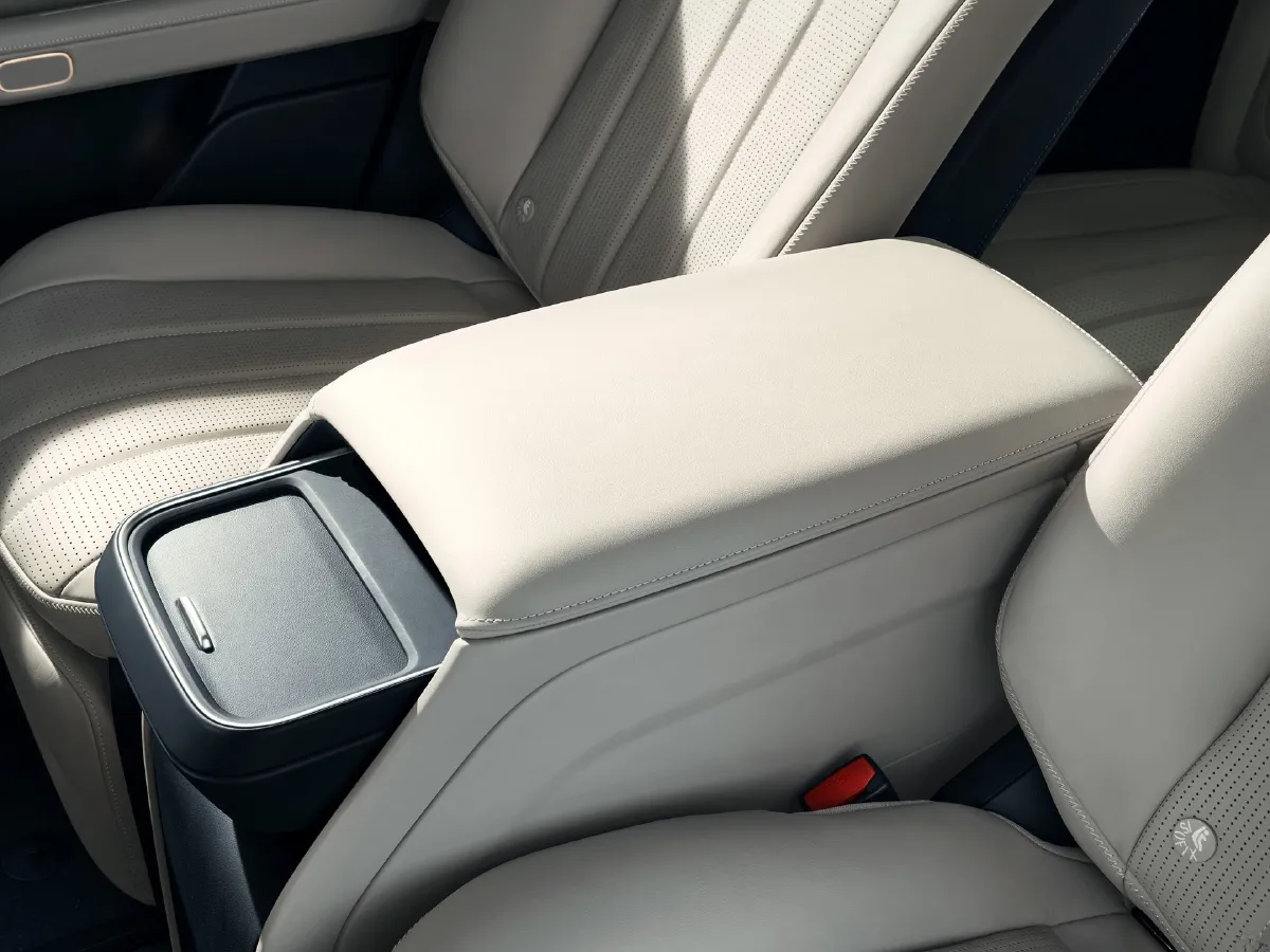 NIO ES8,autocango,china used car exporter,china ev exporter,chinese used car exporter,chinese used ev exporter