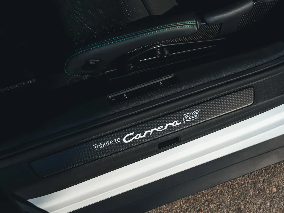 Porsche 911,autocango,china used car exporter,china ev exporter,chinese used car exporter,chinese used ev exporter