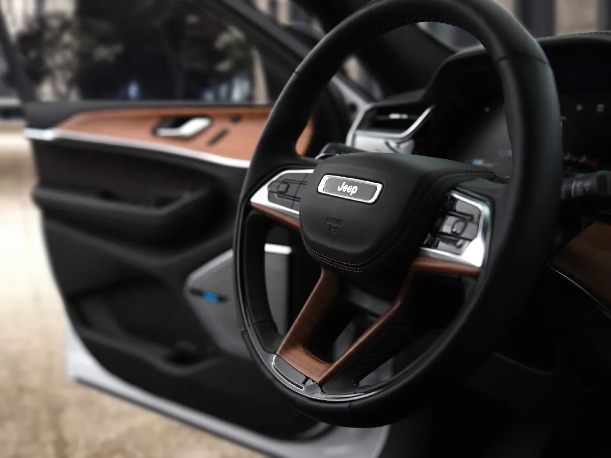 Jeep Grand Cherokee 4XE,autocango,china used car exporter,china ev exporter,chinese used car exporter,chinese used ev exporter